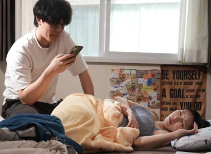 Gã đàn ông bị cuốn hút bởi cảnh người yêu ngoại tình